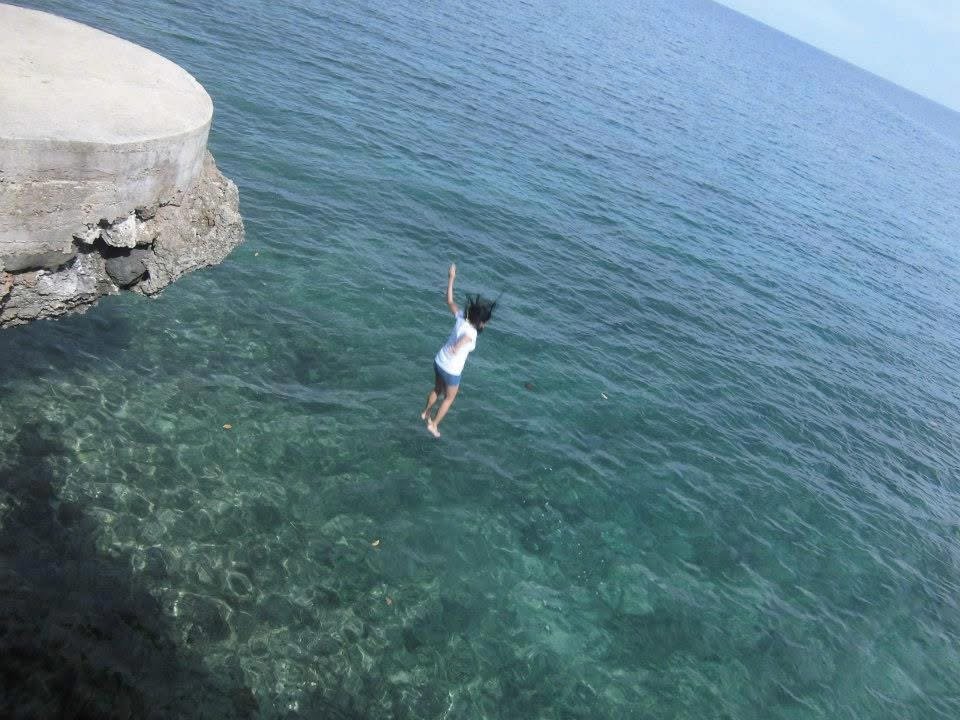 cliff diving at boho rock